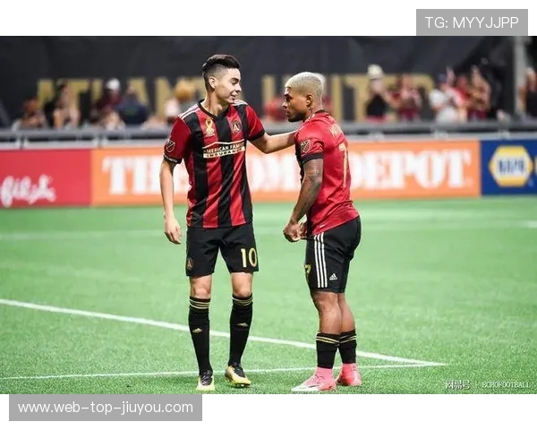 亚特兰大联外线高速推进,约瑟夫·马丁内斯远射打出自信