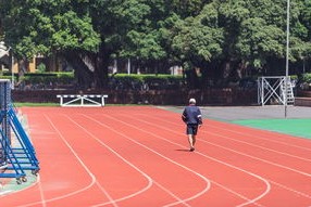 九游电竞资讯-篮球专项体能训练个性化方案设计及实施效果评价，篮球体能素质训练