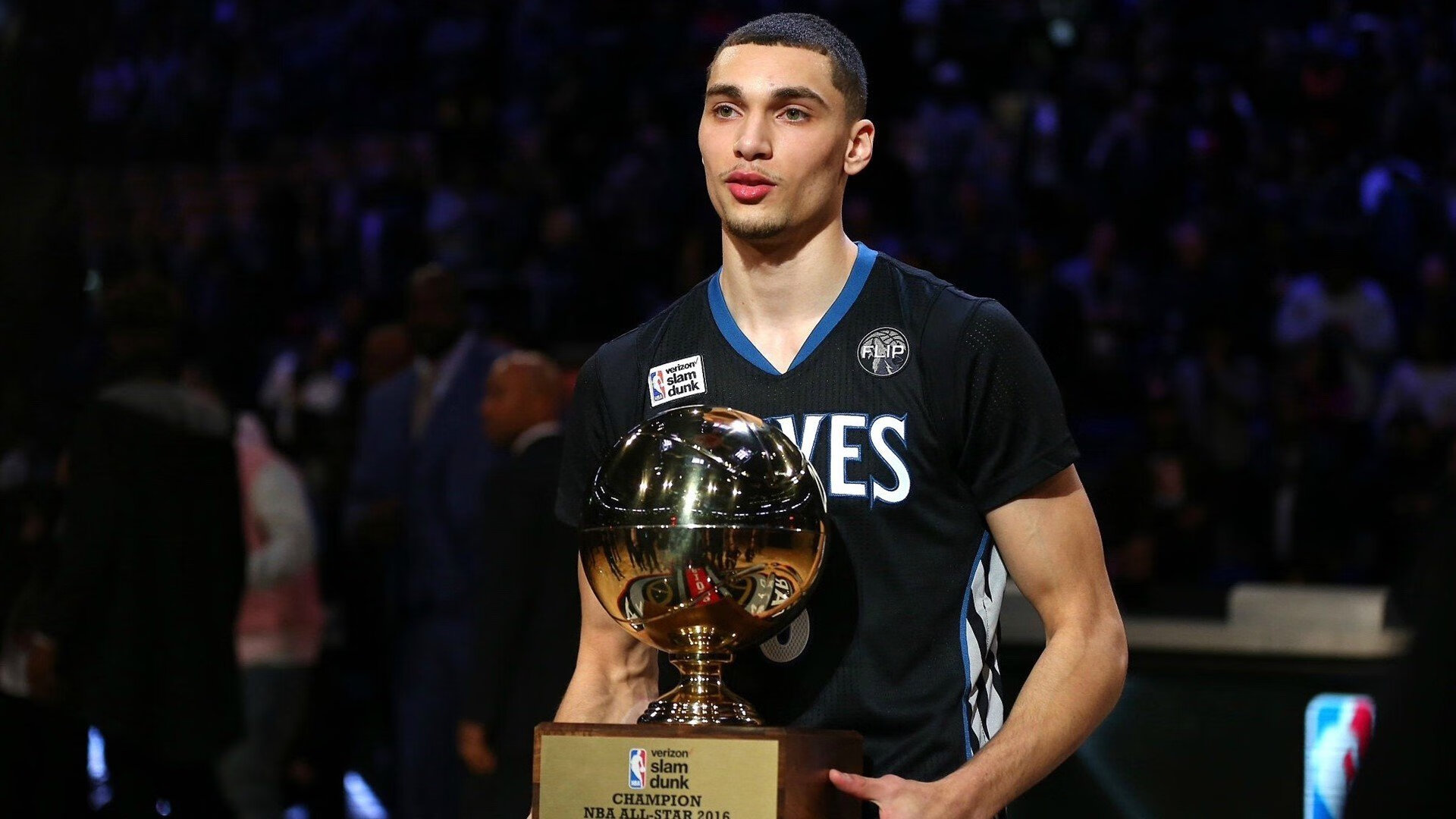 世俱杯“淘汰赛激战”:黑马突围,谁能冲击冠军宝座?